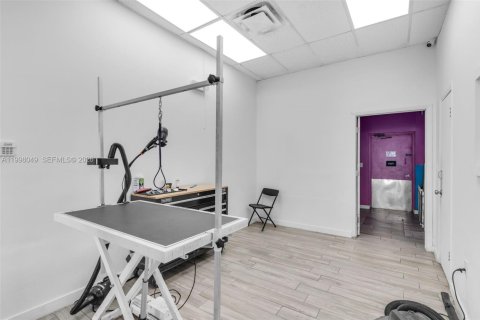 Купить коммерческую недвижимость в Майами, Флорида № 2060739 - фото 18