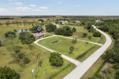 Villa ou maison à vendre à Punta Gorda, Floride: 4 chambres, 239.59 m2 № 2395726 - photo 11