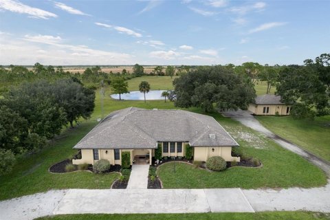 Villa ou maison à Punta Gorda, Floride 4 chambres, 239.59 m2 № 2395726
