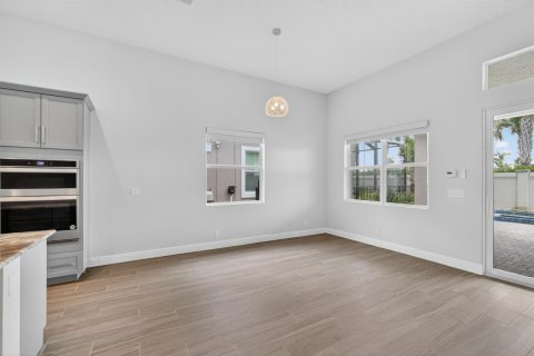 House in Palm Beach Gardens, Florida 4 bedrooms, 223.43 sq.m. № 2146407 - photo 19