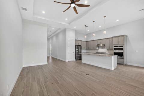 House in Palm Beach Gardens, Florida 4 bedrooms, 223.43 sq.m. № 2146407 - photo 12