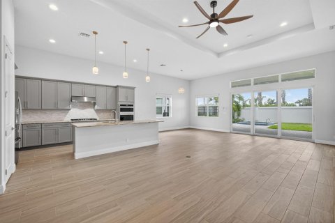House in Palm Beach Gardens, Florida 4 bedrooms, 223.43 sq.m. № 2146407 - photo 10