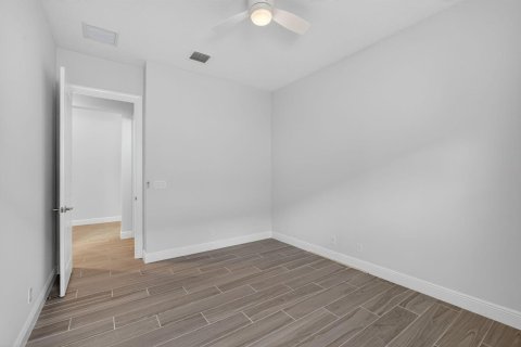 House in Palm Beach Gardens, Florida 4 bedrooms, 223.43 sq.m. № 2146407 - photo 9