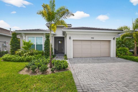 House in Palm Beach Gardens, Florida 4 bedrooms, 223.43 sq.m. № 2146407