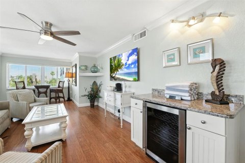 Condo in Saint Petersburg, Florida, 2 bedrooms  № 1918571 - photo 13