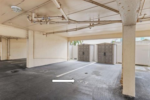 Condo in Saint Petersburg, Florida, 2 bedrooms  № 1918571 - photo 30