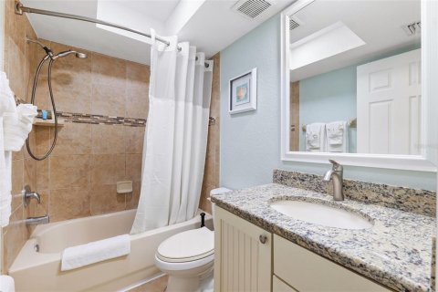 Condo in Saint Petersburg, Florida, 2 bedrooms  № 1918571 - photo 24