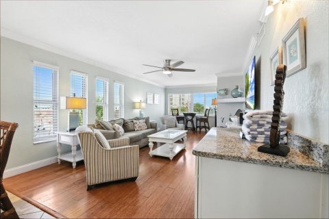 Condo in Saint Petersburg, Florida, 2 bedrooms  № 1918571 - photo 11