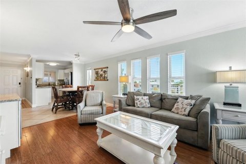 Condo in Saint Petersburg, Florida, 2 bedrooms  № 1918571 - photo 10