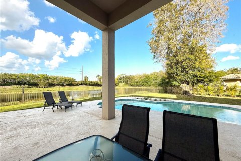 Casa en venta en Weston, Florida, 7 dormitorios, 365.38 m2 № 1699297 - foto 21