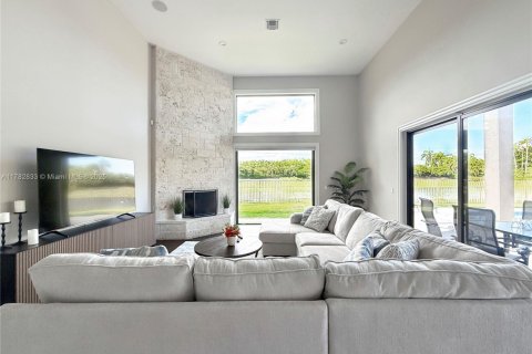 Casa en venta en Weston, Florida, 7 dormitorios, 365.38 m2 № 1699297 - foto 17