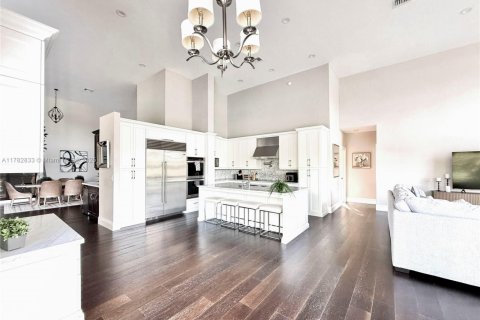 Casa en venta en Weston, Florida, 7 dormitorios, 365.38 m2 № 1699297 - foto 12