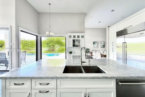 Casa en venta en Weston, Florida, 7 dormitorios, 365.38 m2 № 1699297 - foto 10