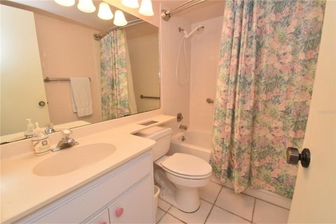 Copropriété à louer à Sarasota, Floride: 2 chambres, 103.31 m2 № 212703 - photo 6