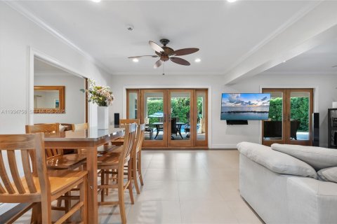 Villa ou maison à vendre à Miami Shores, Floride: 5 chambres, 257.34 m2 № 1993459 - photo 9