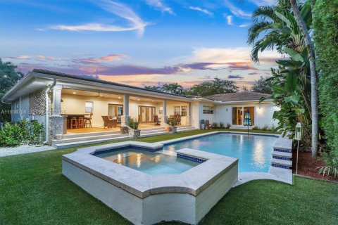 Villa ou maison à vendre à Miami Shores, Floride: 5 chambres, 257.34 m2 № 1993459 - photo 1
