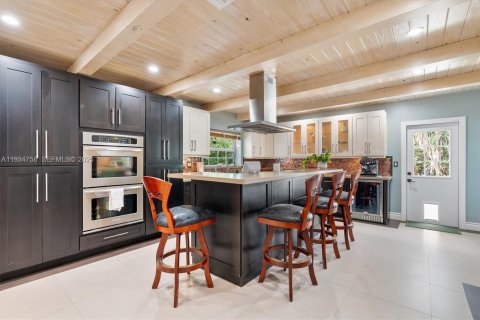 Villa ou maison à vendre à Miami Shores, Floride: 5 chambres, 257.34 m2 № 1993459 - photo 18