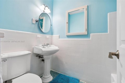 Villa ou maison à vendre à Miami Shores, Floride: 5 chambres, 257.34 m2 № 1993459 - photo 29