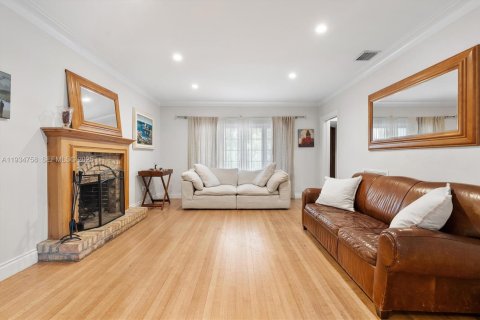 Villa ou maison à vendre à Miami Shores, Floride: 5 chambres, 257.34 m2 № 1993459 - photo 15