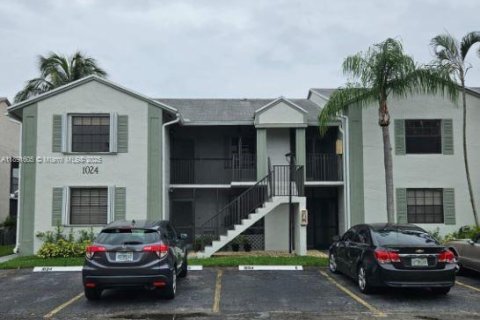 Condo in Homestead, Florida, 2 bedrooms  № 1944125 - photo 1
