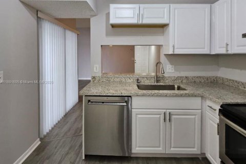 Condo in Homestead, Florida, 2 bedrooms  № 1944125 - photo 10