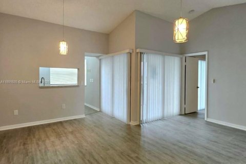 Condo in Homestead, Florida, 2 bedrooms  № 1944125 - photo 6