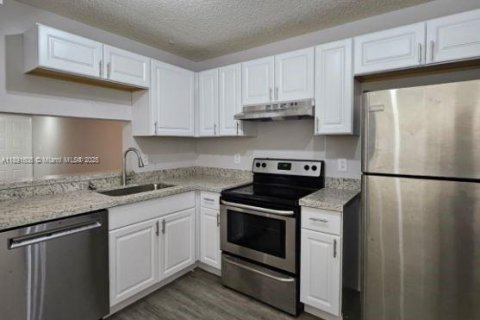 Condo in Homestead, Florida, 2 bedrooms  № 1944125 - photo 11