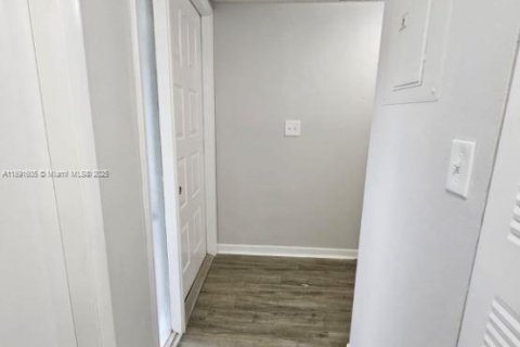 Condo in Homestead, Florida, 2 bedrooms  № 1944125 - photo 17