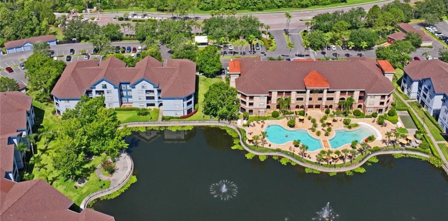 Condominio en Odessa, Florida, 1 dormitorio  № 1806797