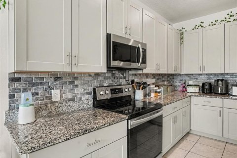 Villa ou maison à vendre à Haines City, Floride: 4 chambres, 175.31 m2 № 2389269 - photo 11
