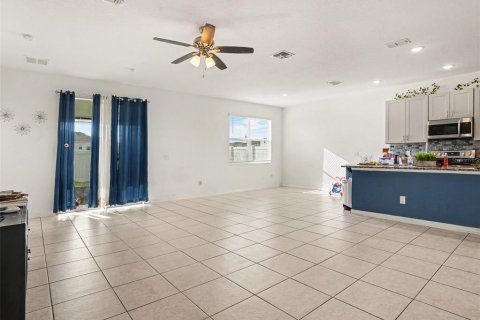 Villa ou maison à vendre à Haines City, Floride: 4 chambres, 175.31 m2 № 2389269 - photo 5