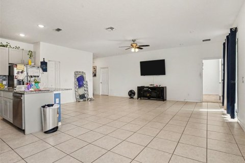 Villa ou maison à vendre à Haines City, Floride: 4 chambres, 175.31 m2 № 2389269 - photo 6
