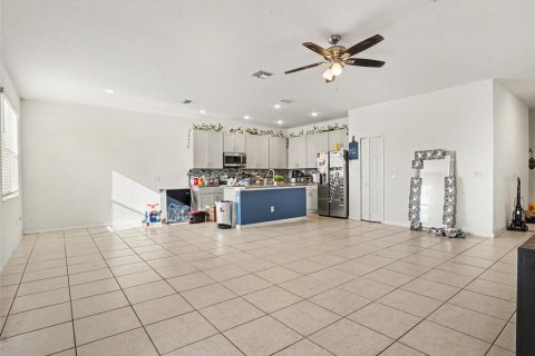 Villa ou maison à vendre à Haines City, Floride: 4 chambres, 175.31 m2 № 2389269 - photo 4
