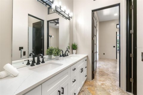 Villa ou maison à vendre à Sarasota, Floride: 5 chambres, 233.18 m2 № 1813032 - photo 28