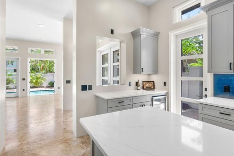 Villa ou maison à vendre à Sarasota, Floride: 5 chambres, 233.18 m2 № 1813032 - photo 15
