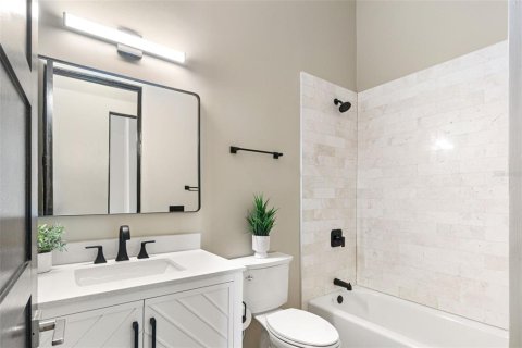 Villa ou maison à vendre à Sarasota, Floride: 5 chambres, 233.18 m2 № 1813032 - photo 21