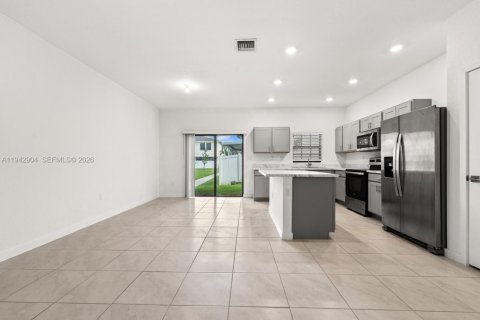 Adosado en venta en Florida City, Florida, 3 dormitorios, 136.19 m2 № 2000472 - foto 10