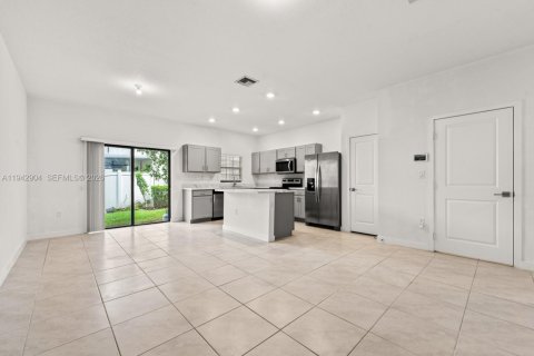 Adosado en venta en Florida City, Florida, 3 dormitorios, 136.19 m2 № 2000472 - foto 11