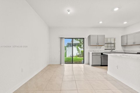 Adosado en venta en Florida City, Florida, 3 dormitorios, 136.19 m2 № 2000472 - foto 12