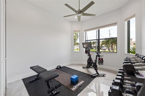 Casa en venta en Cape Coral, Florida, 4 dormitorios, 194.72 m2 № 2202274 - foto 18