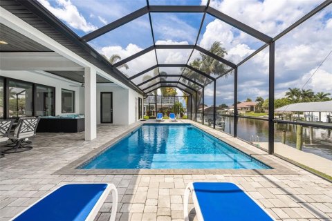 Casa en venta en Cape Coral, Florida, 4 dormitorios, 194.72 m2 № 2202274 - foto 3