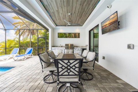Casa en venta en Cape Coral, Florida, 4 dormitorios, 194.72 m2 № 2202274 - foto 10