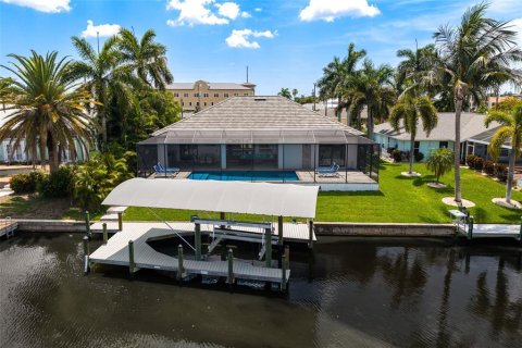 Casa en venta en Cape Coral, Florida, 4 dormitorios, 194.72 m2 № 2202274 - foto 4