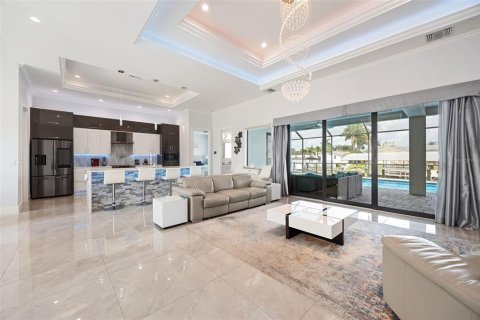 Casa en venta en Cape Coral, Florida, 4 dormitorios, 194.72 m2 № 2202274 - foto 25