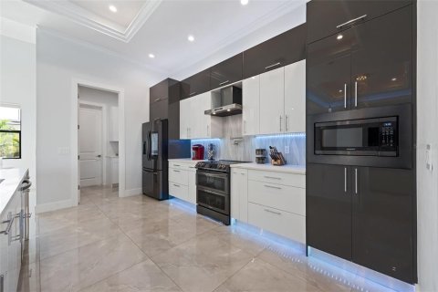 Casa en venta en Cape Coral, Florida, 4 dormitorios, 194.72 m2 № 2202274 - foto 27