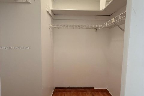 Снять в аренду кондоминиум в Санрайз, Флорида 2 спальни, 78.97м2, № 2005770 - фото 13