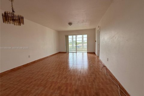 Снять в аренду кондоминиум в Санрайз, Флорида 2 спальни, 78.97м2, № 2005770 - фото 9