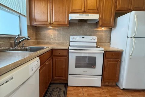 Снять в аренду кондоминиум в Санрайз, Флорида 2 спальни, 78.97м2, № 2005770 - фото 5