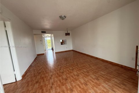 Снять в аренду кондоминиум в Санрайз, Флорида 2 спальни, 78.97м2, № 2005770 - фото 19