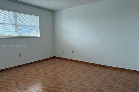 Снять в аренду кондоминиум в Санрайз, Флорида 2 спальни, 78.97м2, № 2005770 - фото 20